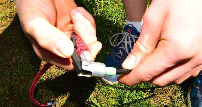 closing the pump connector on the launcher