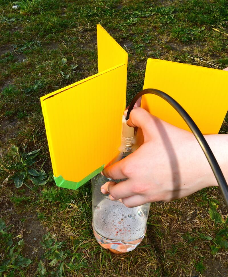 Water rocket troubleshooting: pushing the cork into the nozzle.